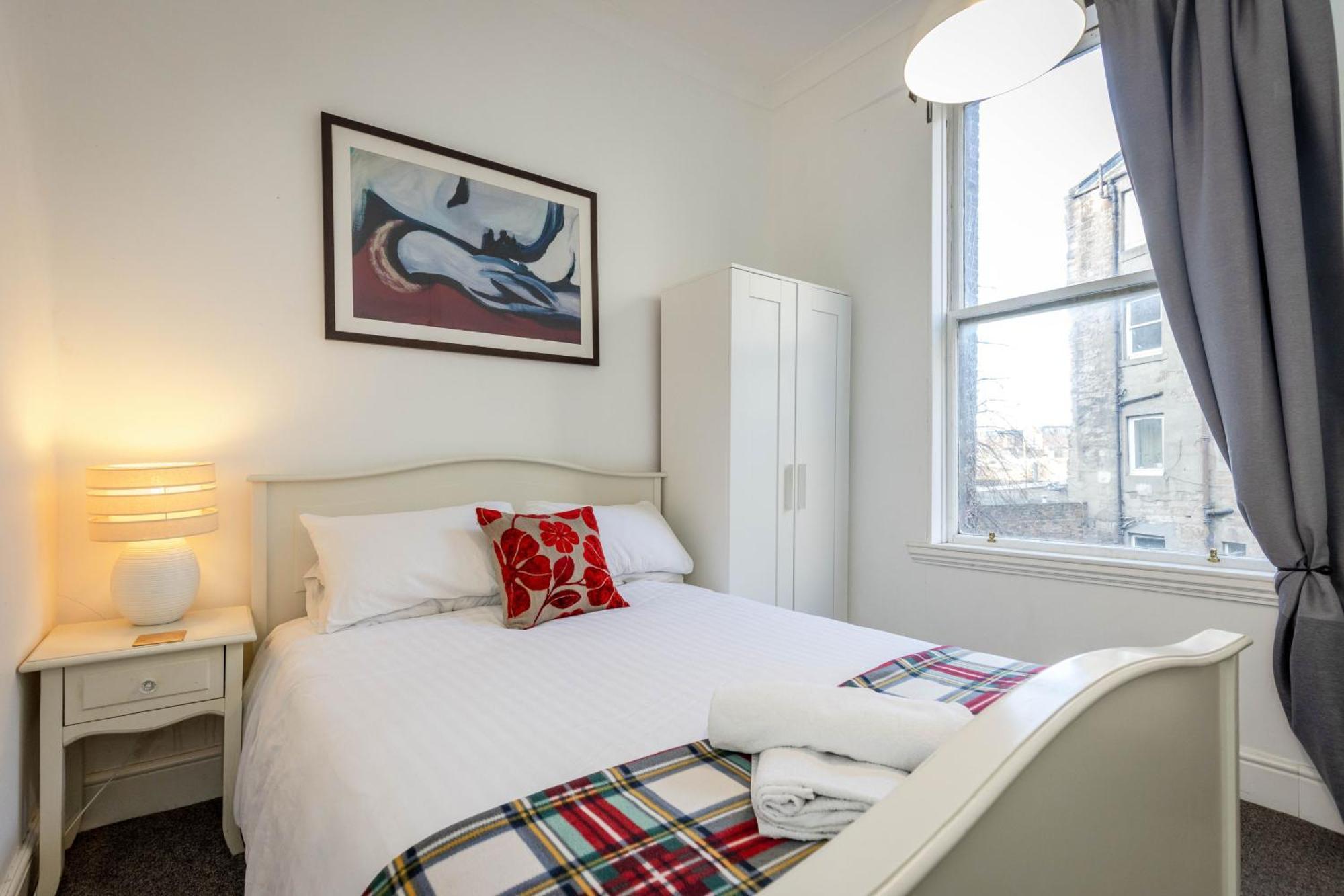 Traditional 3 Bedroom Quiet Duplex Flat By High St, Trams And Buses - Just 1-5 Miles To Centre Edinburgh Ngoại thất bức ảnh