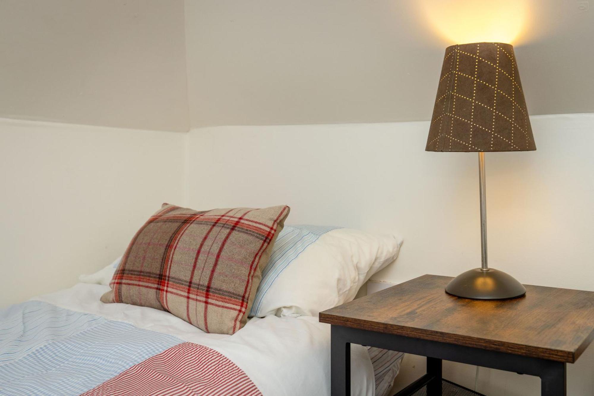 Traditional 3 Bedroom Quiet Duplex Flat By High St, Trams And Buses - Just 1-5 Miles To Centre Edinburgh Ngoại thất bức ảnh